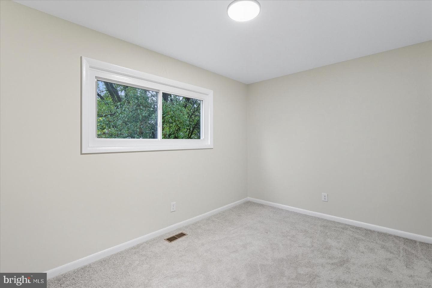 11 Oak Hollow Court photo 33