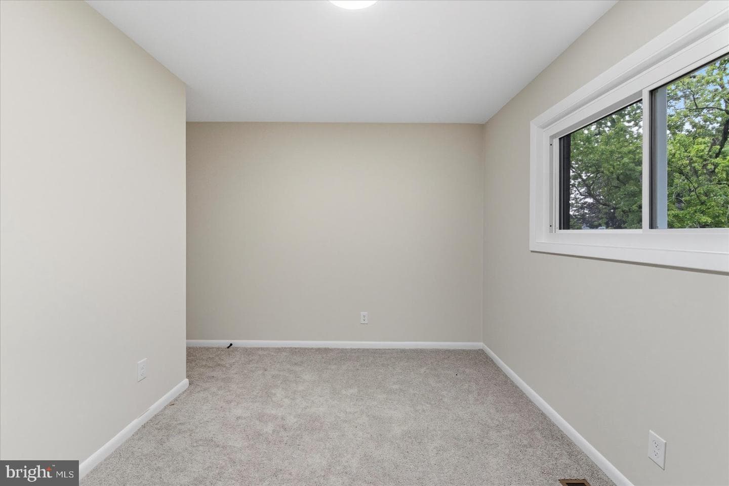 11 Oak Hollow Court photo 34
