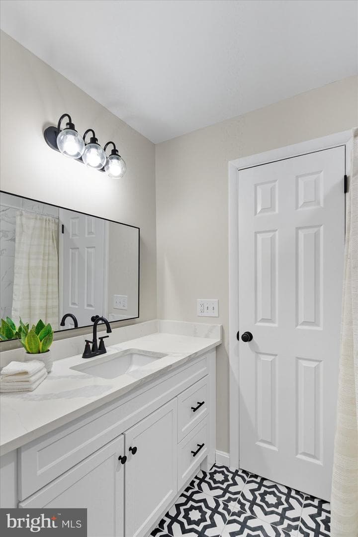 11 Oak Hollow Court photo 38