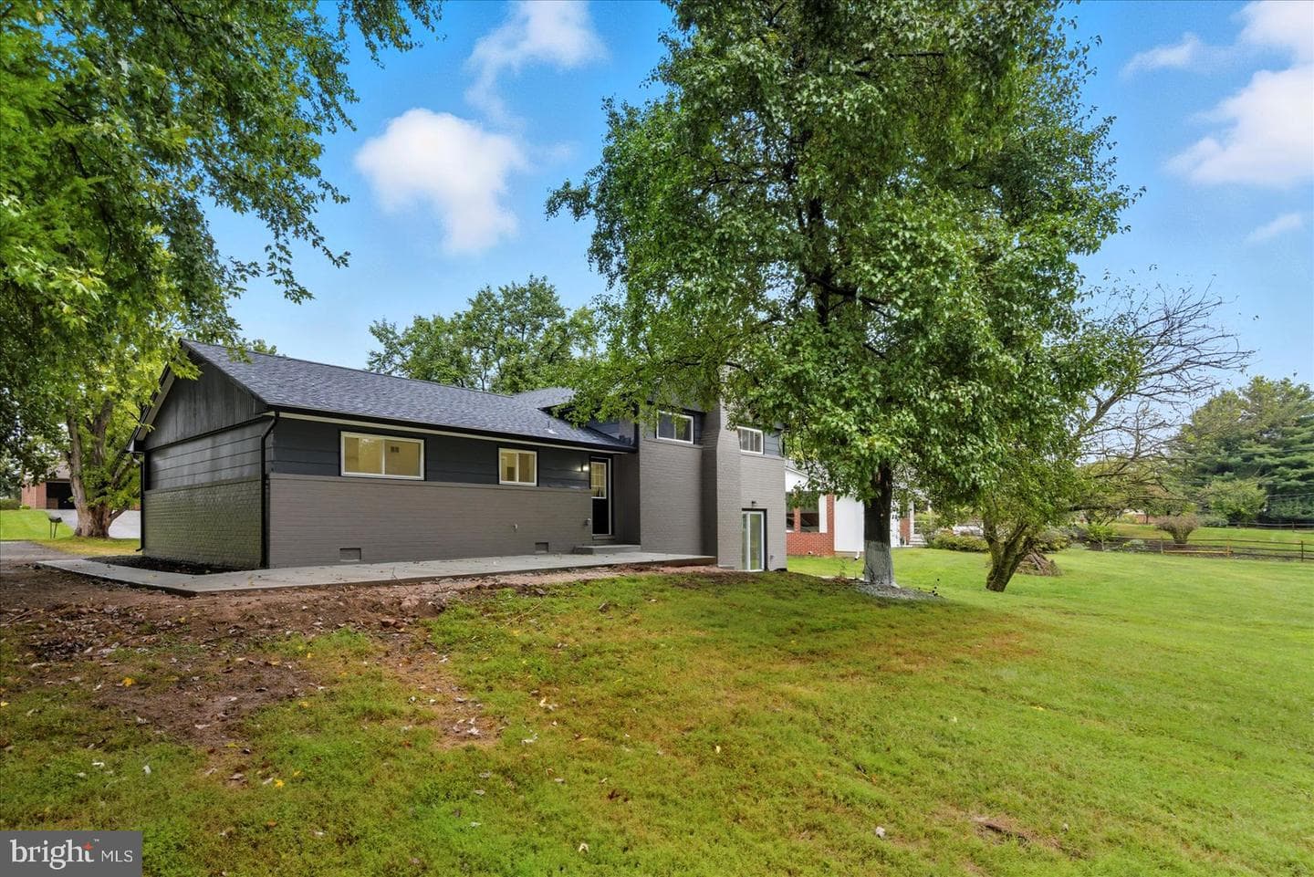 11 Oak Hollow Court photo 45