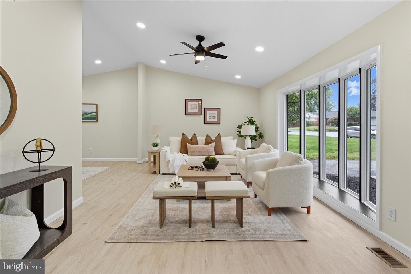11 Oak Hollow Court photo 5