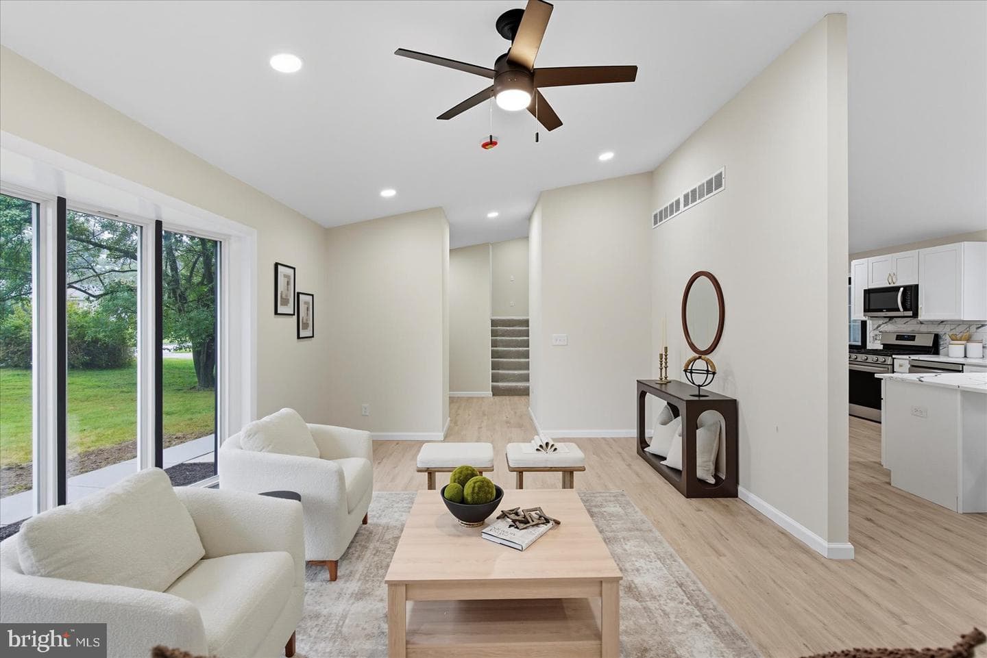 11 Oak Hollow Court photo 9