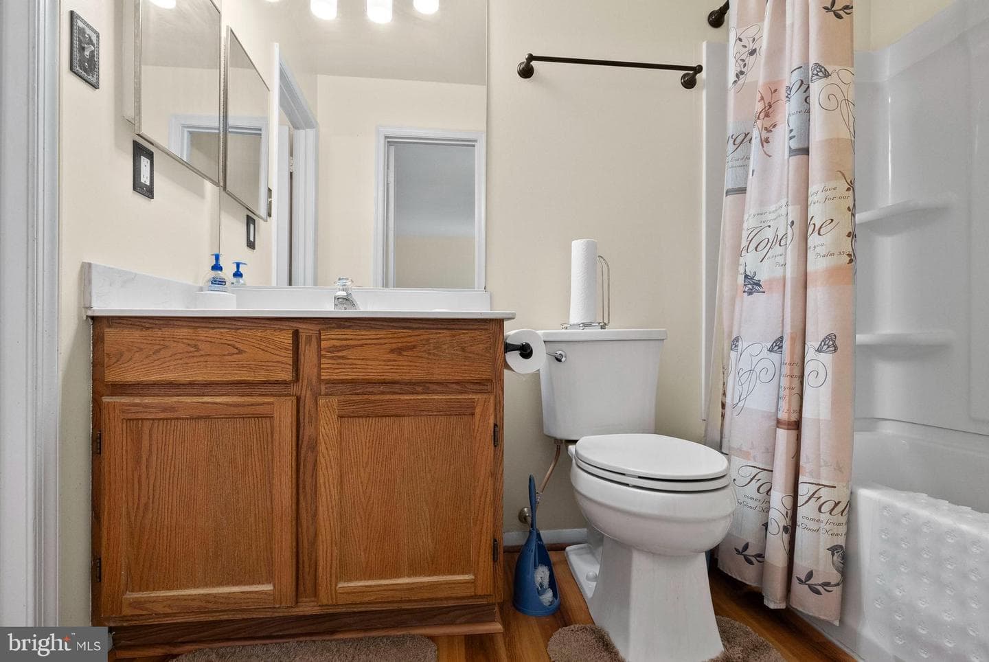 1102 Kent Avenue photo 11