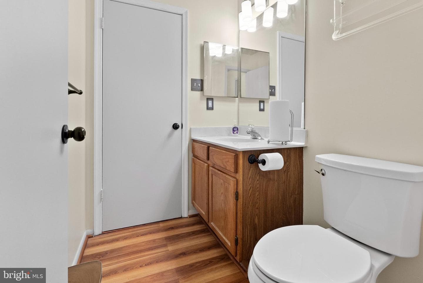 1102 Kent Avenue photo 12