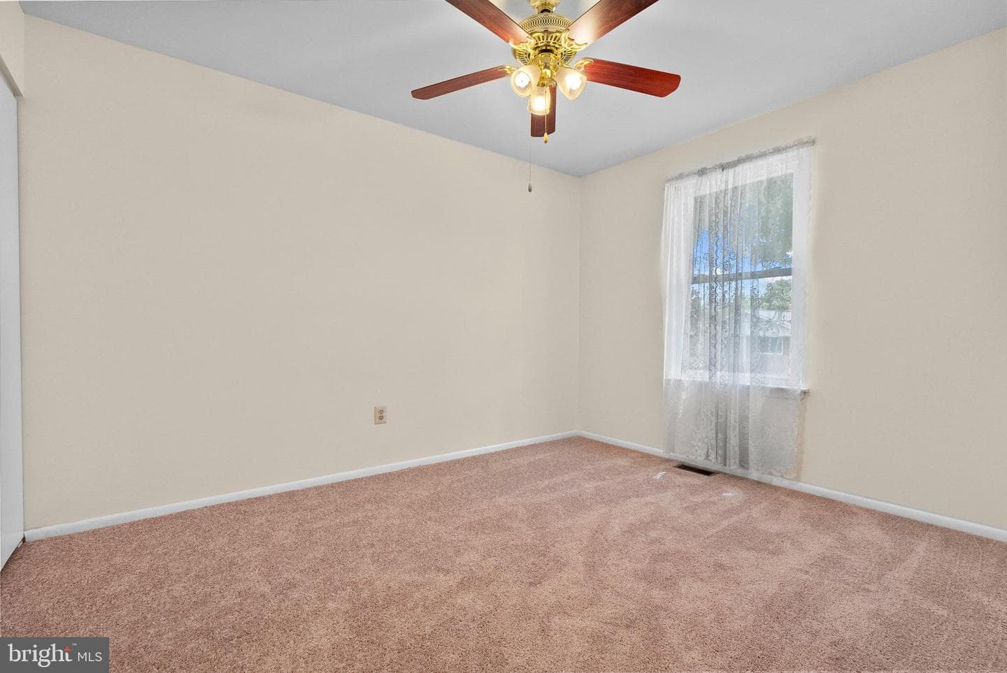 1102 Kent Avenue photo 19