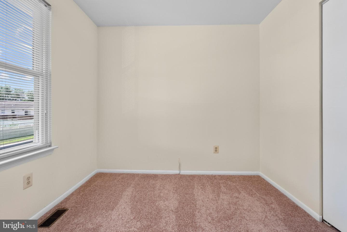 1102 Kent Avenue photo 21