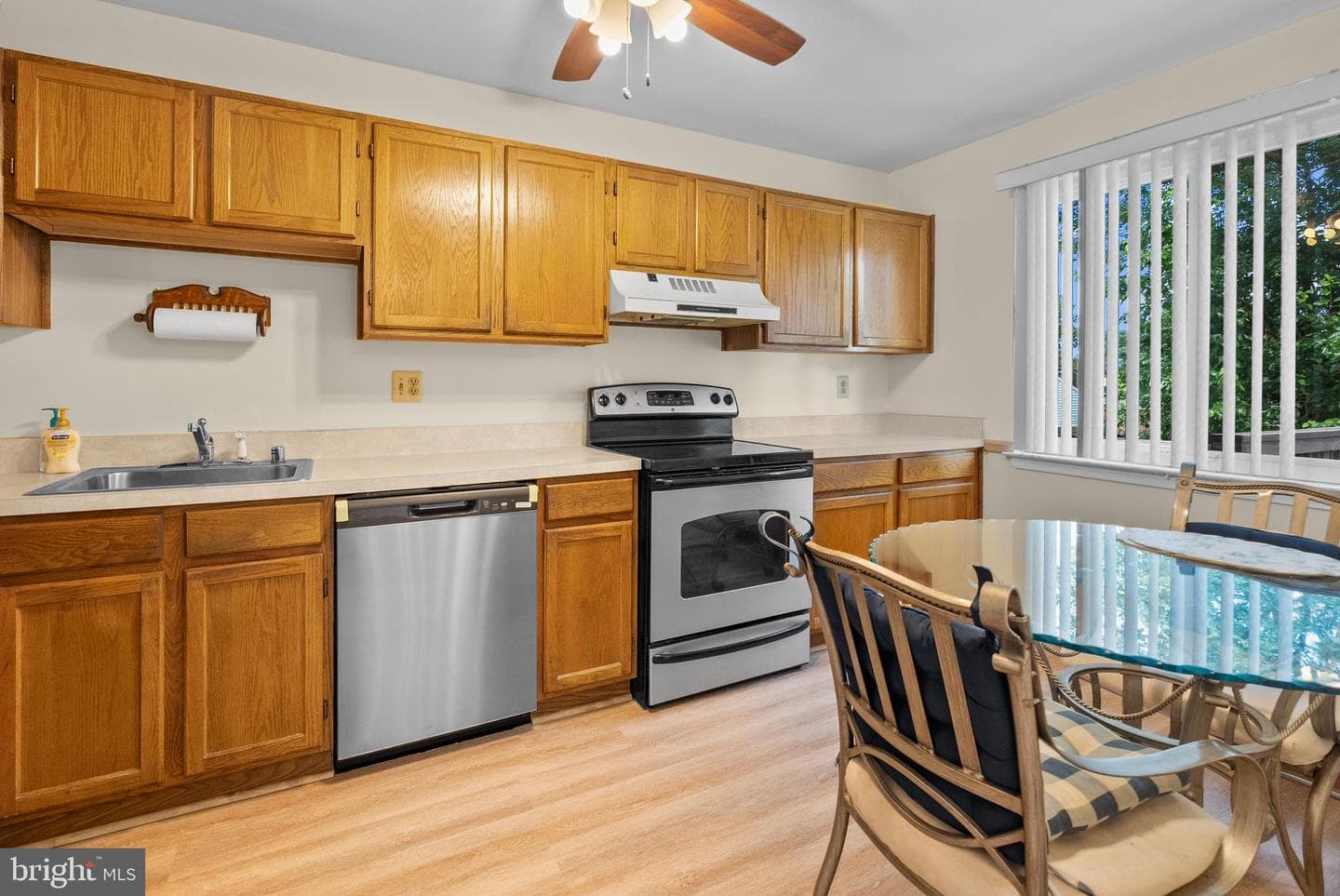 1102 Kent Avenue photo 9