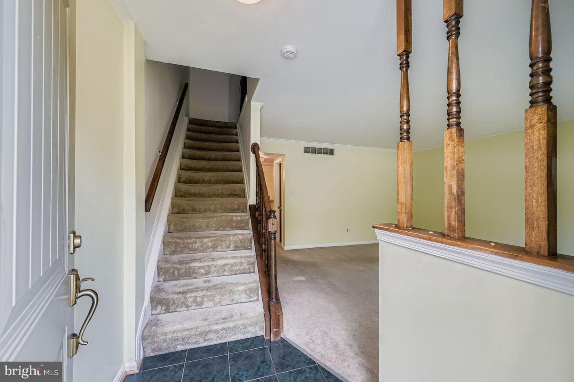 9 Bridgeview Court photo 3
