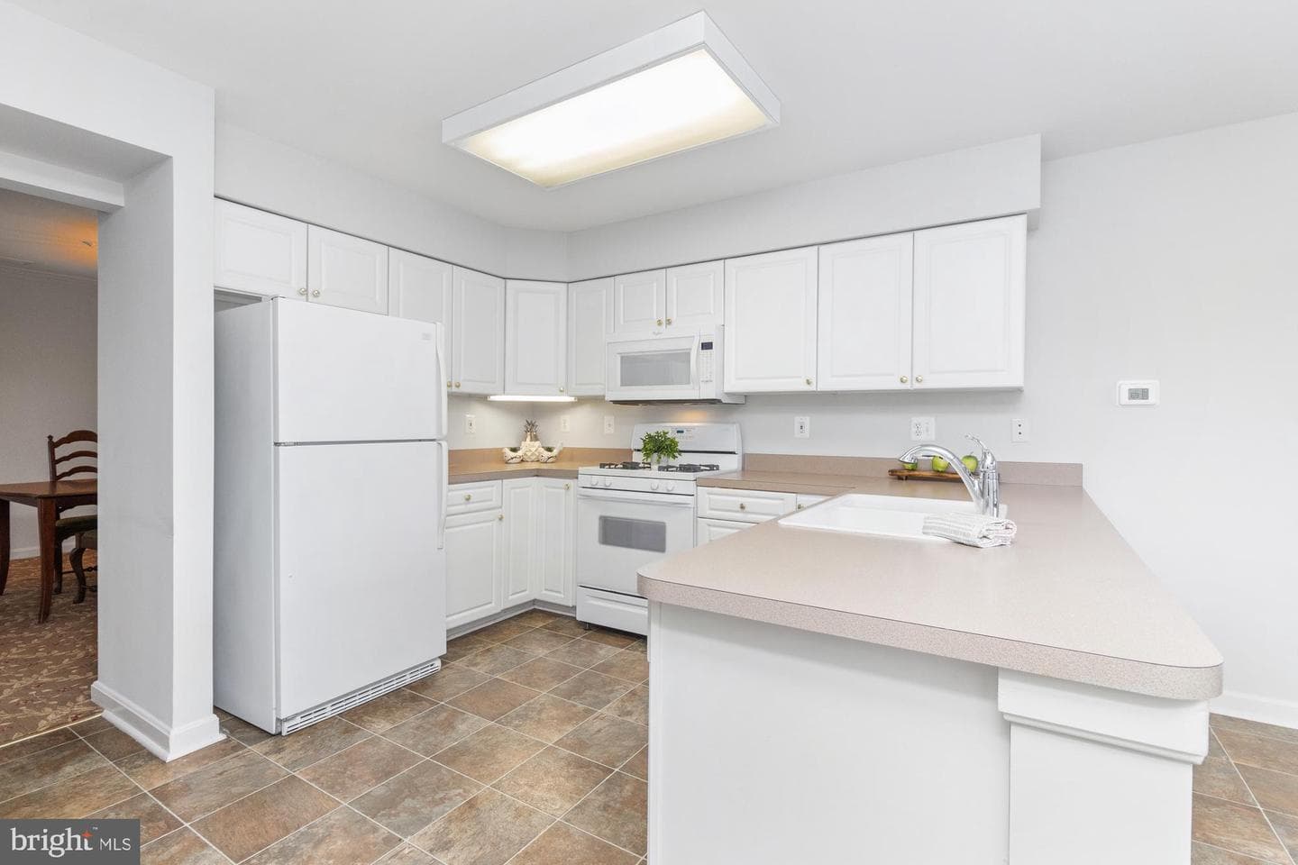 600 Straffan #402 photo 18