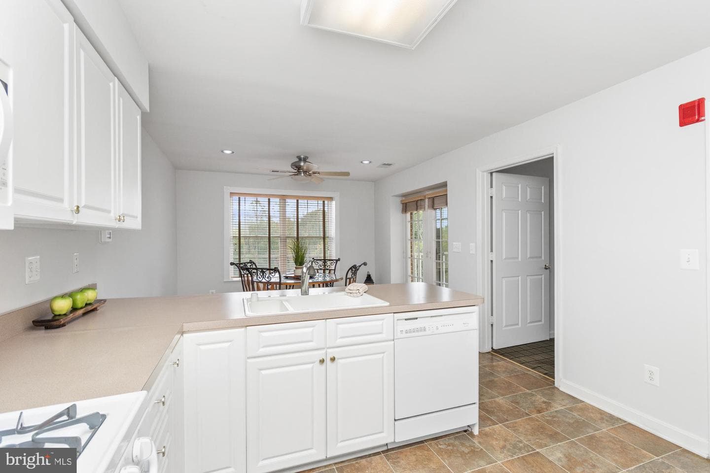 600 Straffan #402 photo 20