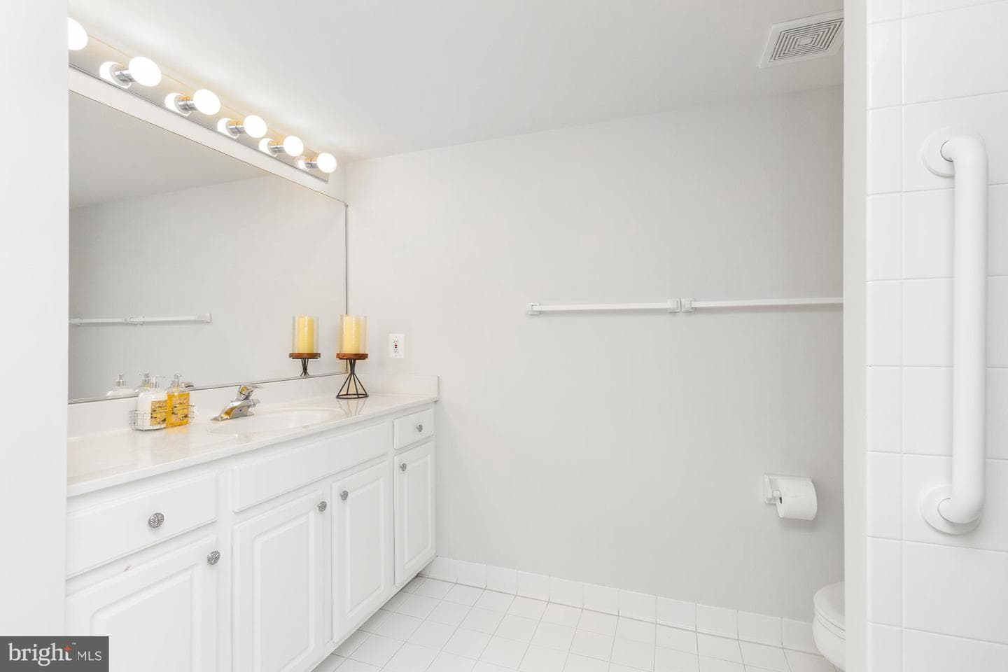 600 Straffan #402 photo 31