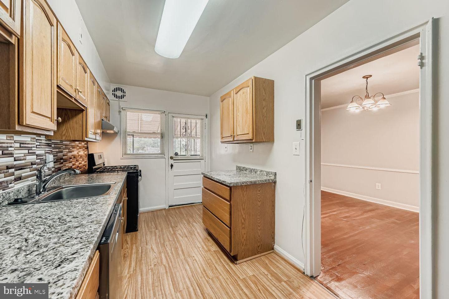 5466 Addington Road photo 12