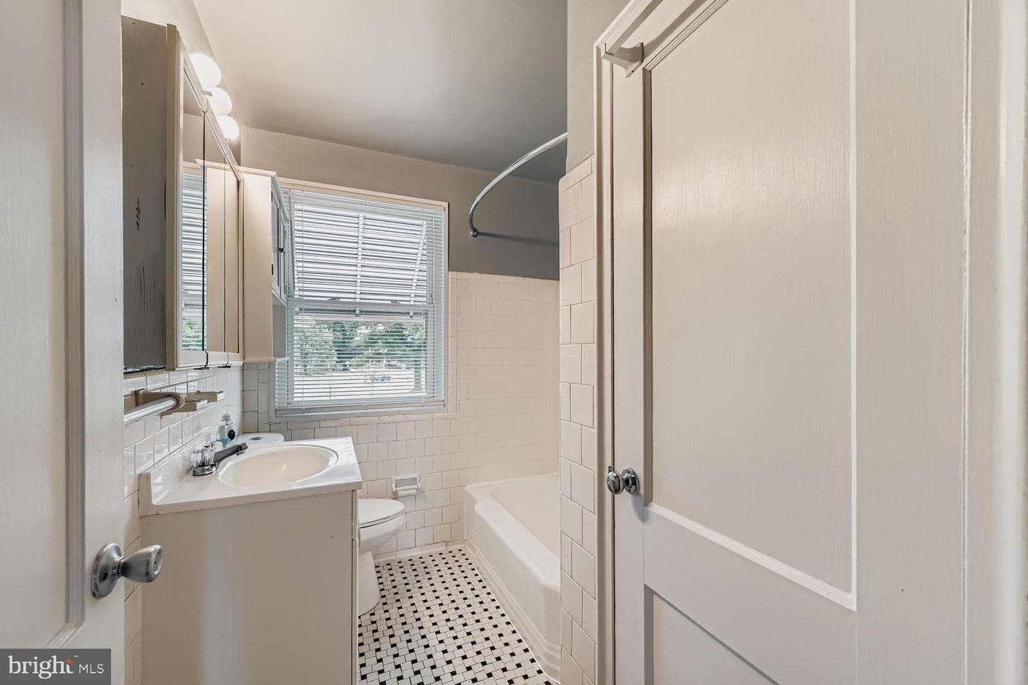 5466 Addington Road photo 17