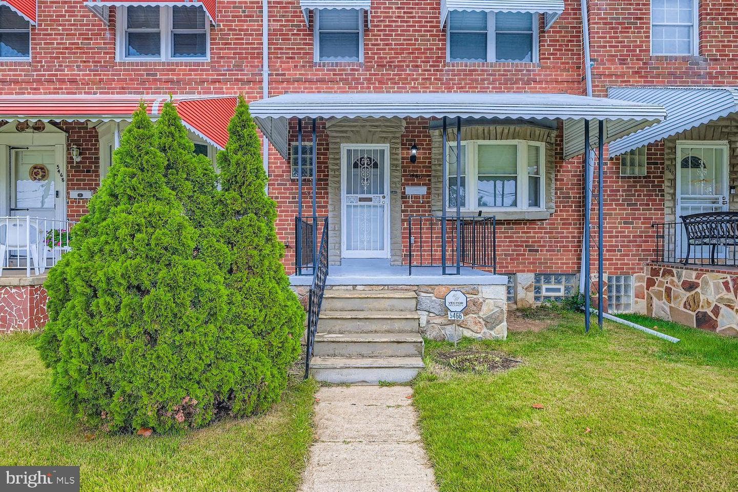 5466 Addington Road photo 2
