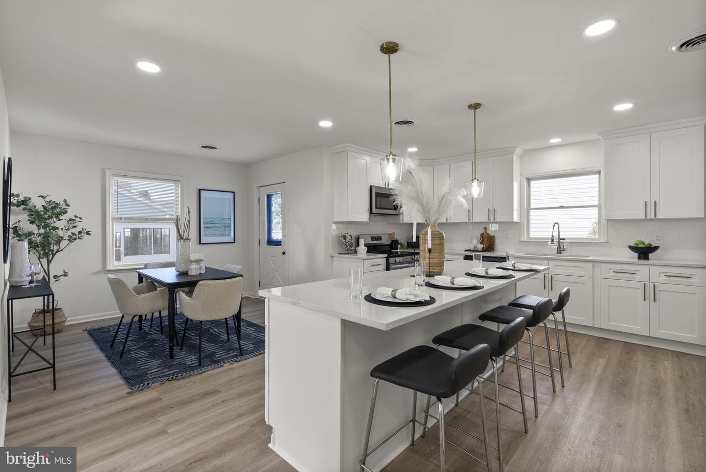2806 Bay Drive photo 3