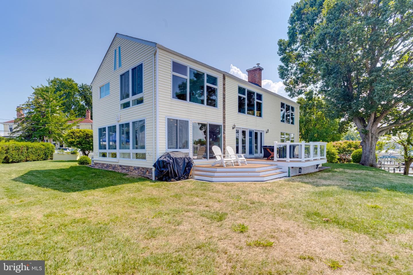 2334 Martin Drive photo 100