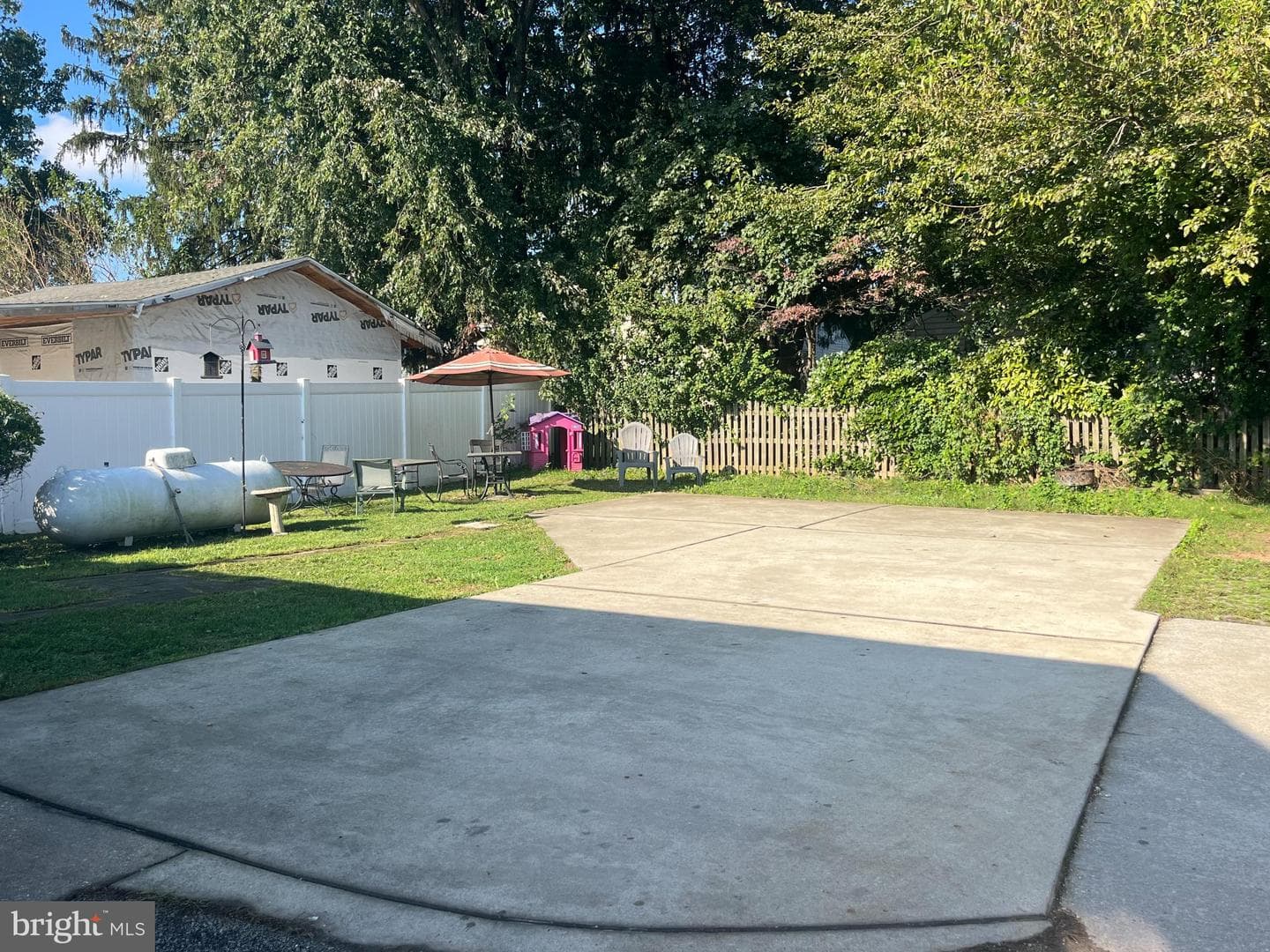 514 Kent Avenue photo 2