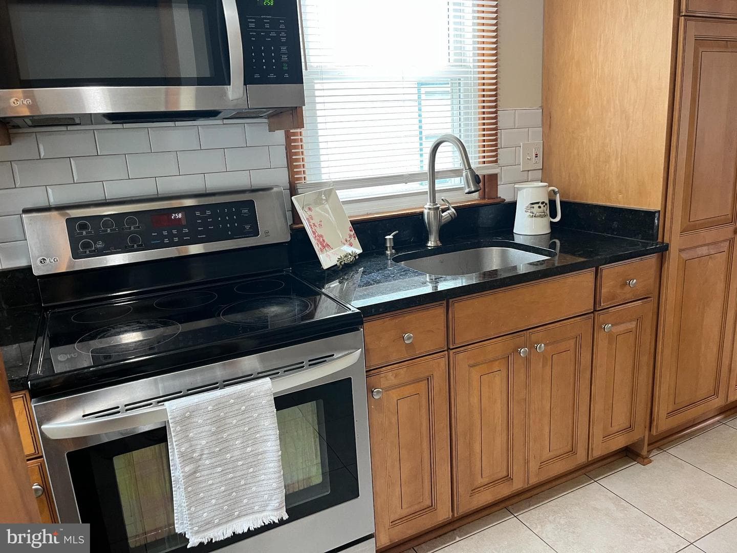 514 Kent Avenue photo 5