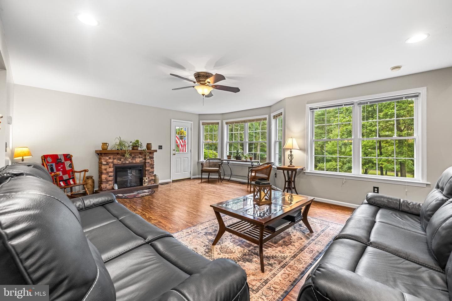 1848 Laurel Ridge Drive photo 2