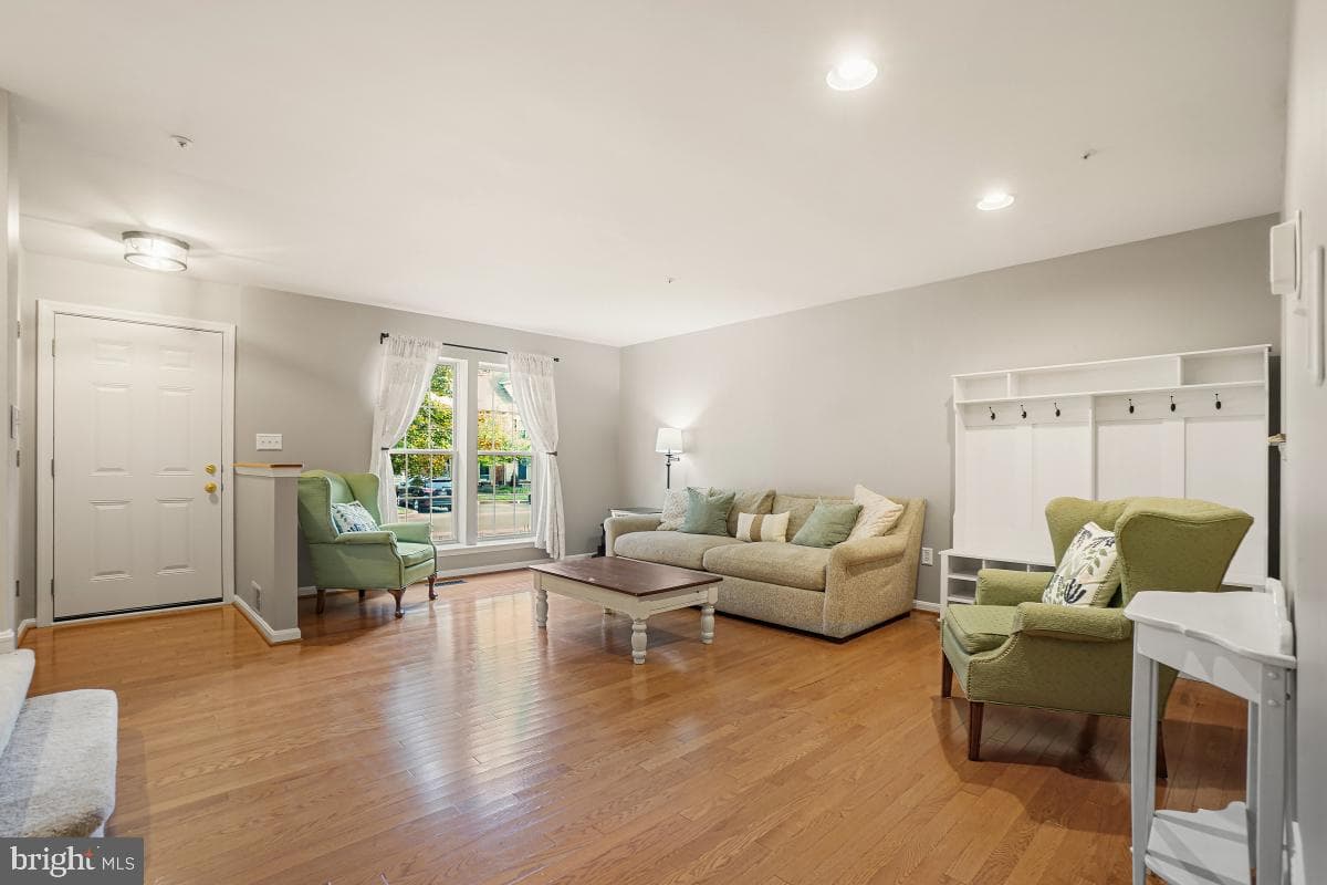 9739 Sherwood Farm Road photo 5