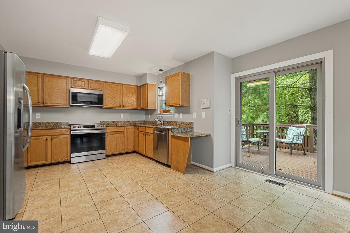 9739 Sherwood Farm Road photo 9