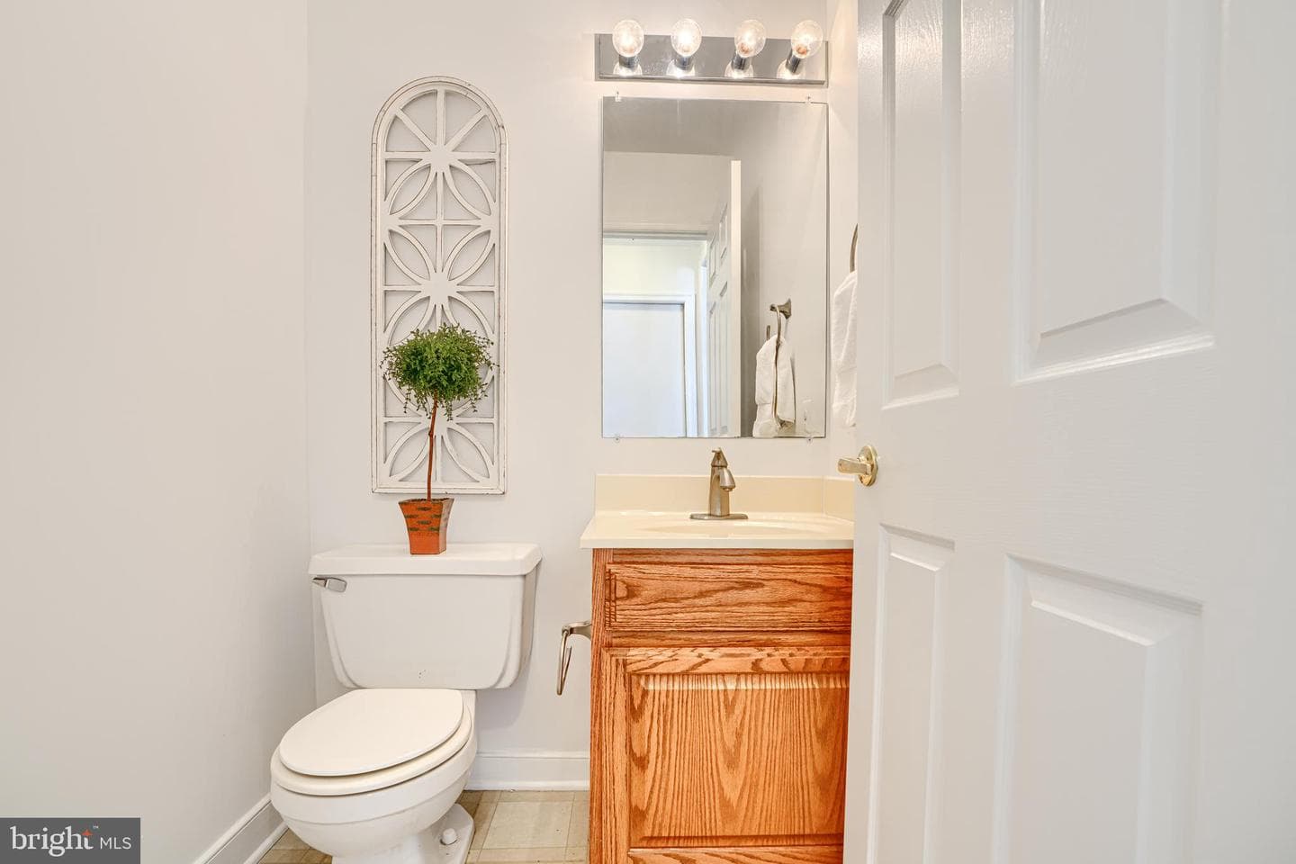 9018 Gardenia Road photo 16