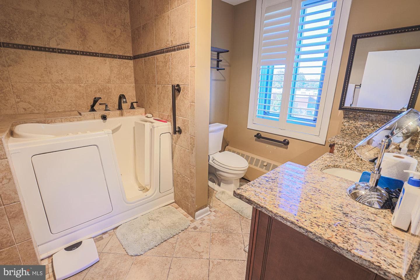 11 Slade Avenue #301 photo 33
