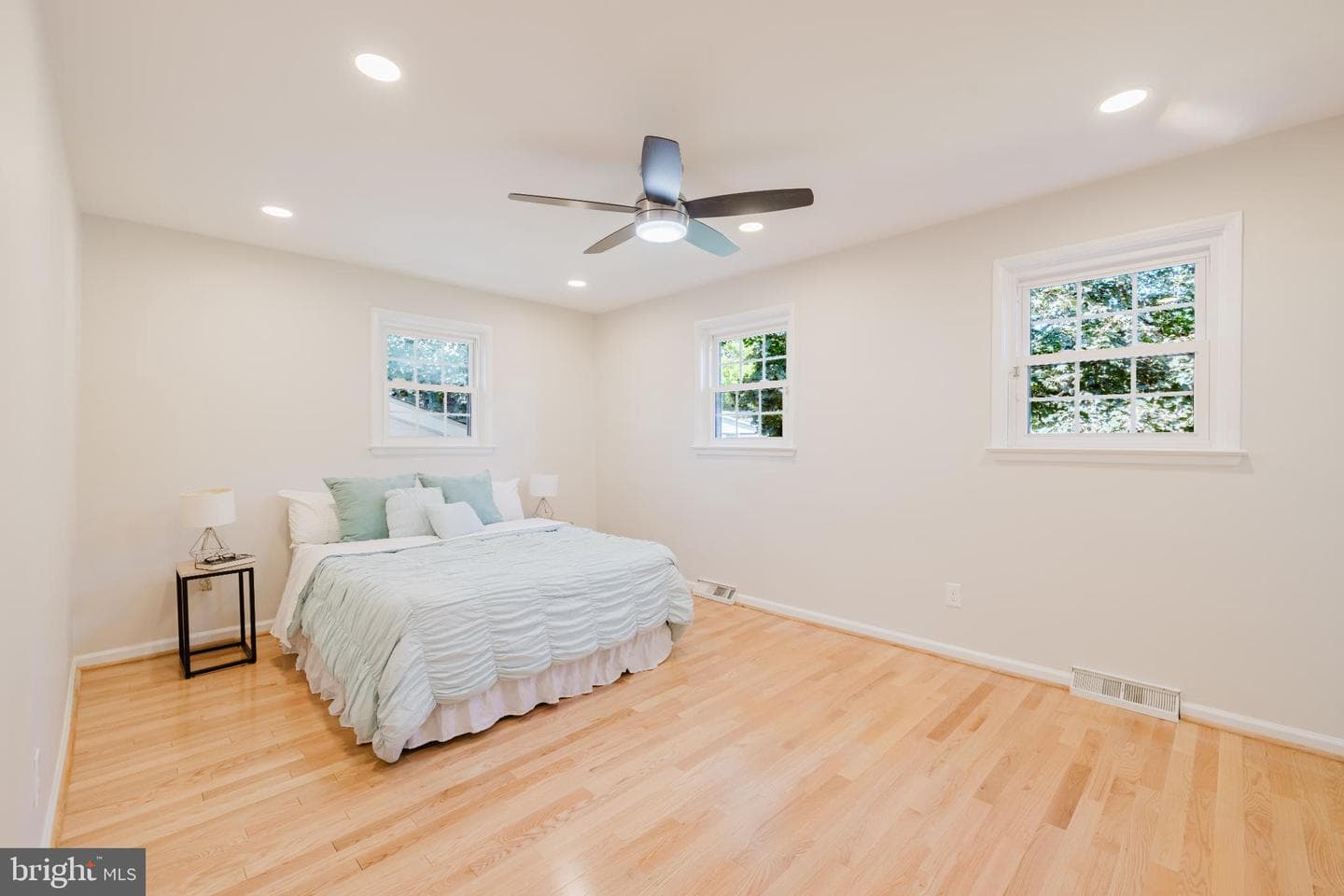 201 Chantrey Road photo 13