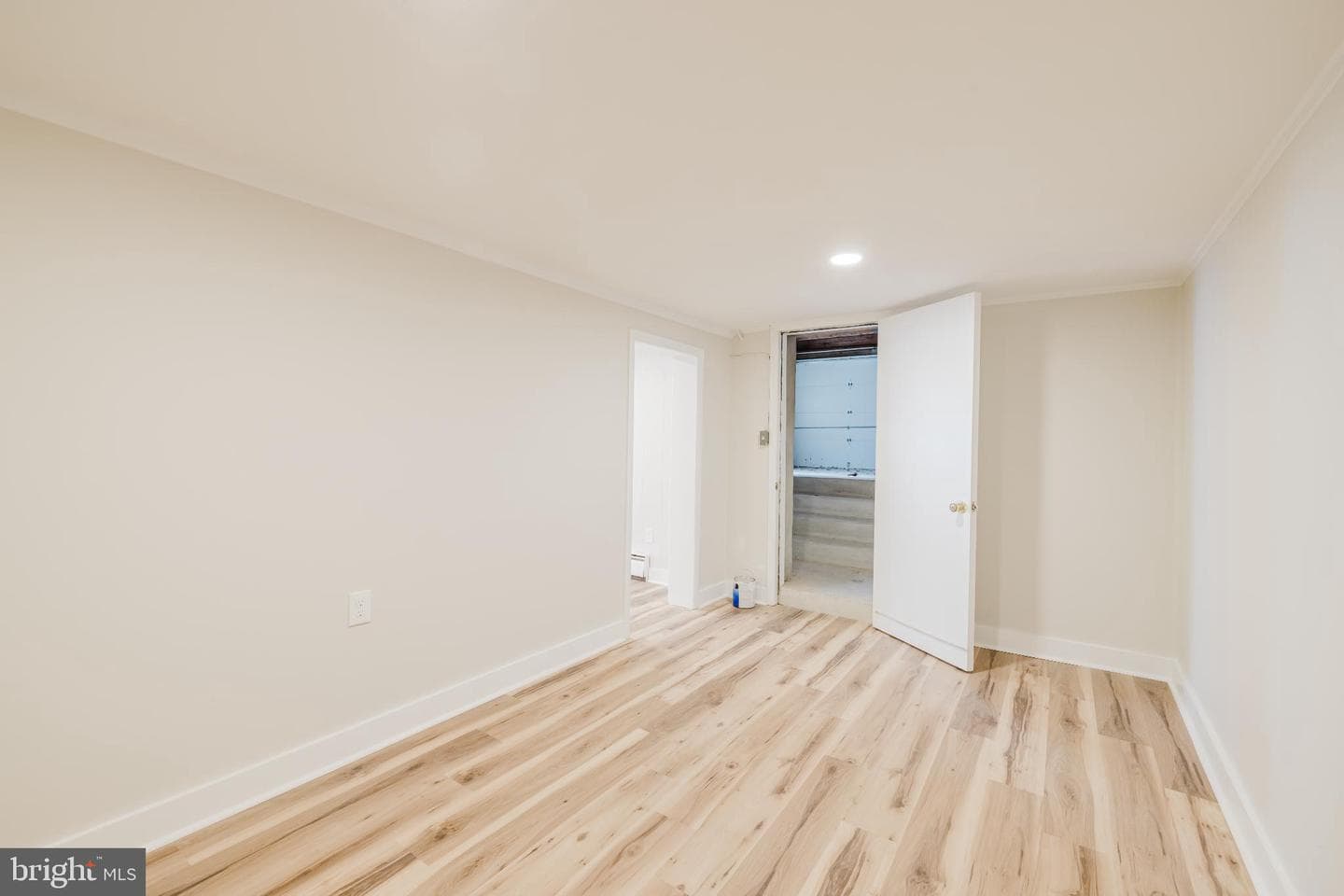 201 Chantrey Road photo 21