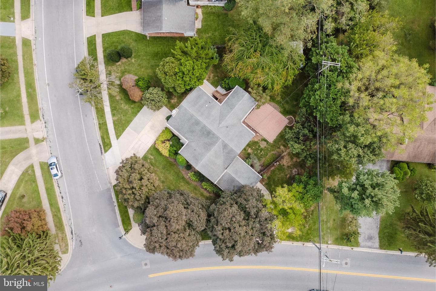 201 Chantrey Road photo 30
