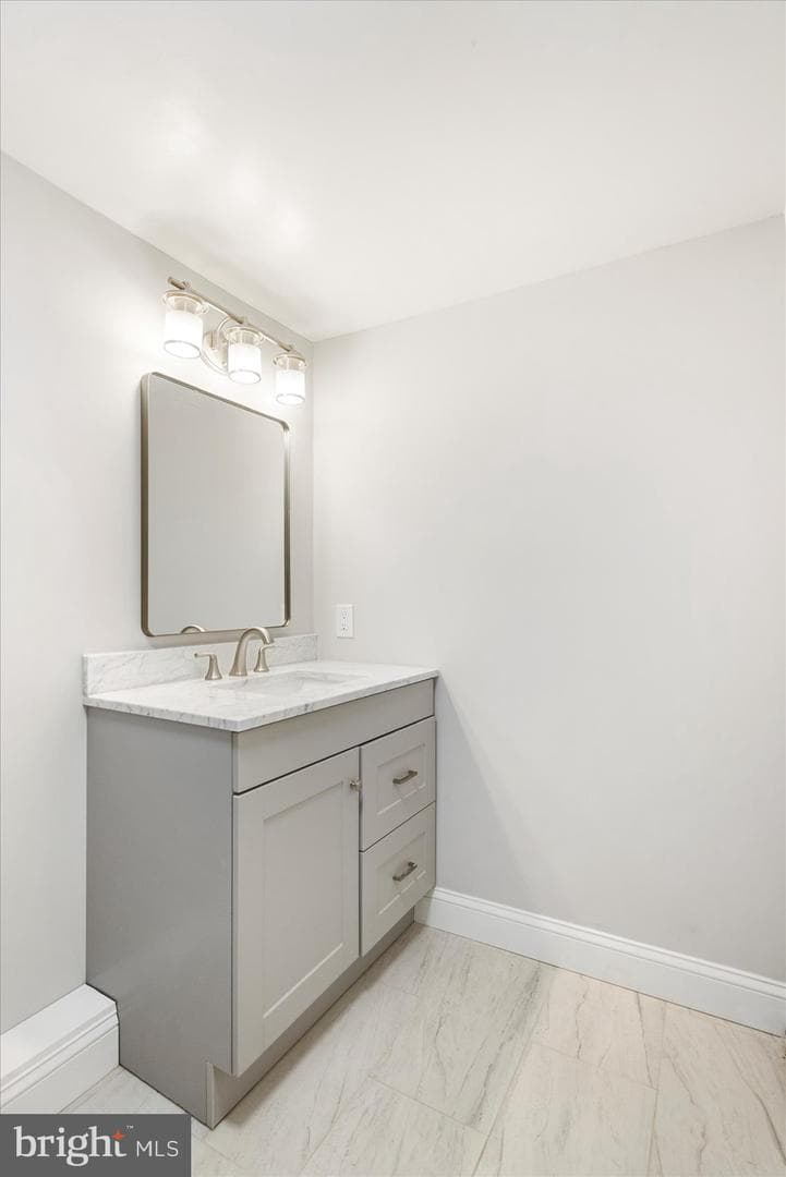 15317 York Road photo 18