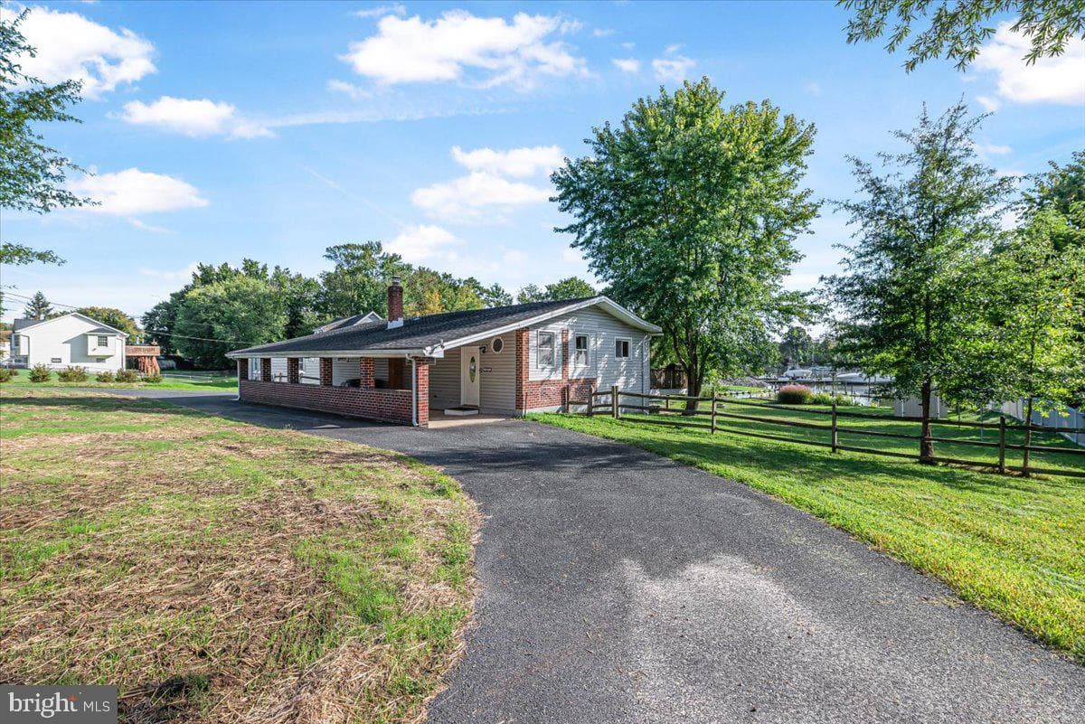 2327 Turkey Point Road, Essex