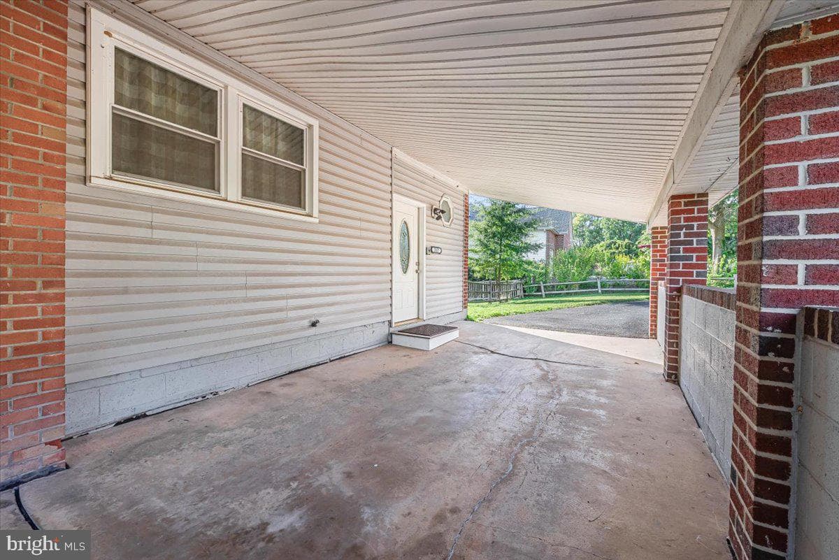 2327 Turkey Point Road photo 3