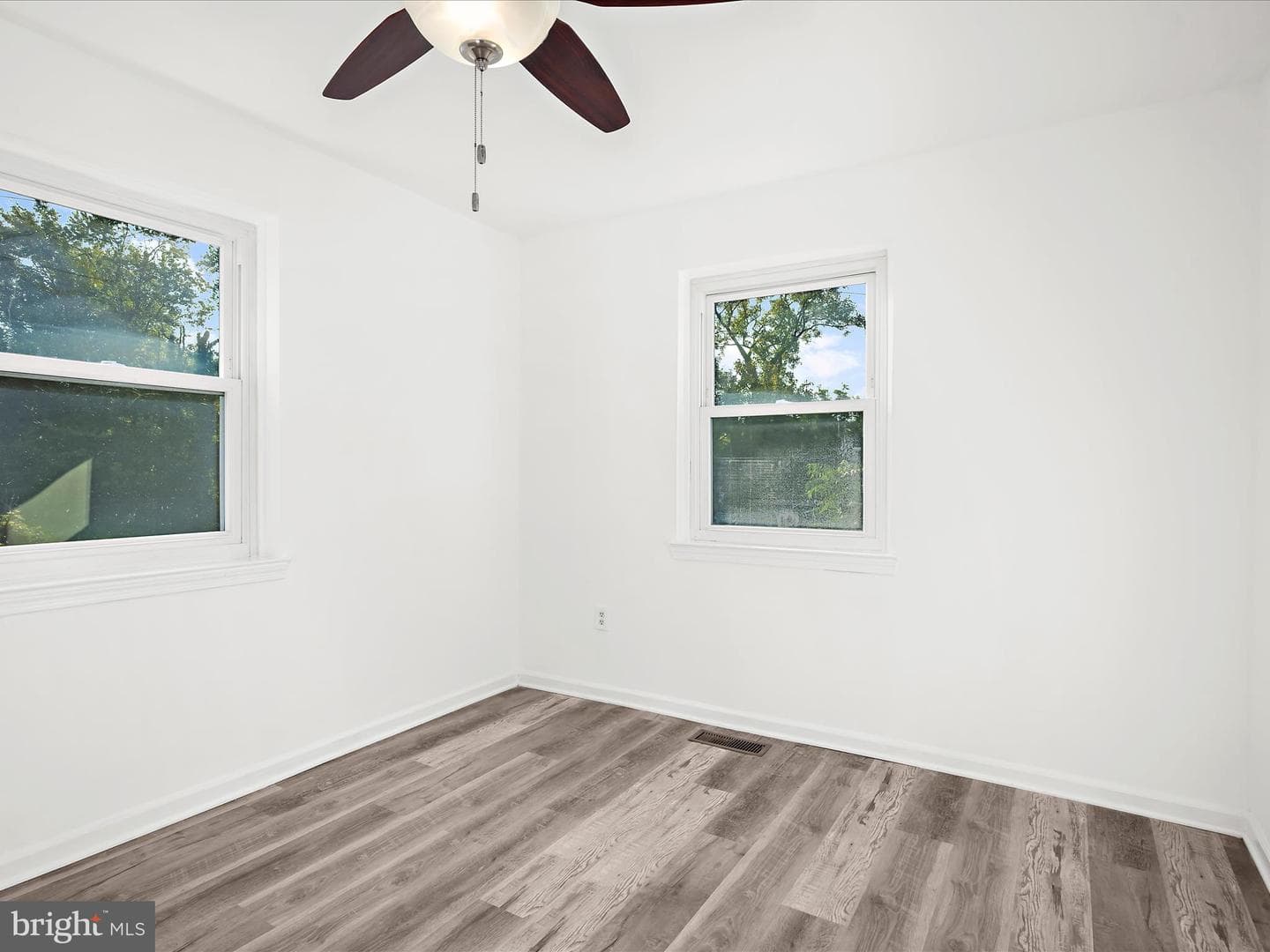400 Dale Avenue photo 11
