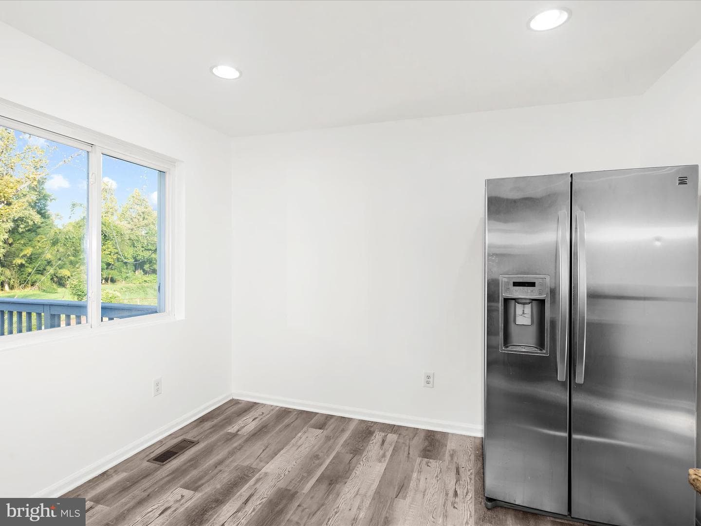400 Dale Avenue photo 12
