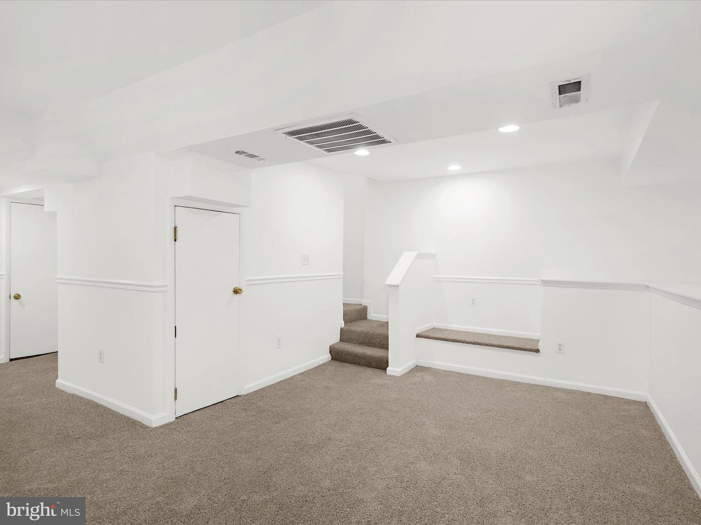 400 Dale Avenue photo 16