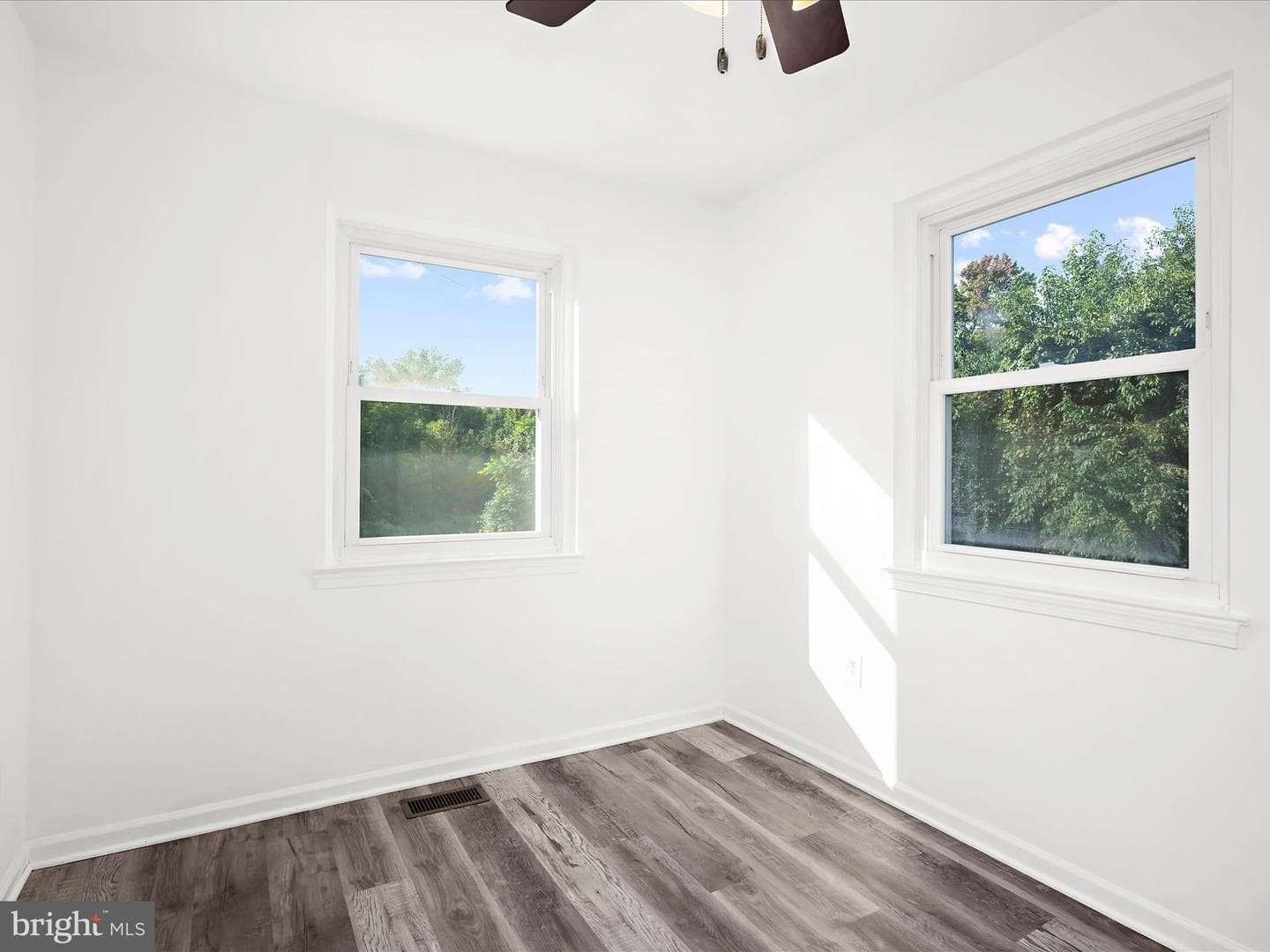 400 Dale Avenue photo 17