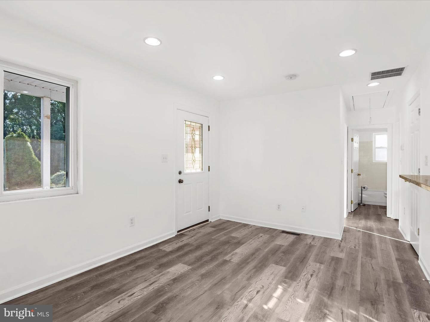 400 Dale Avenue photo 3
