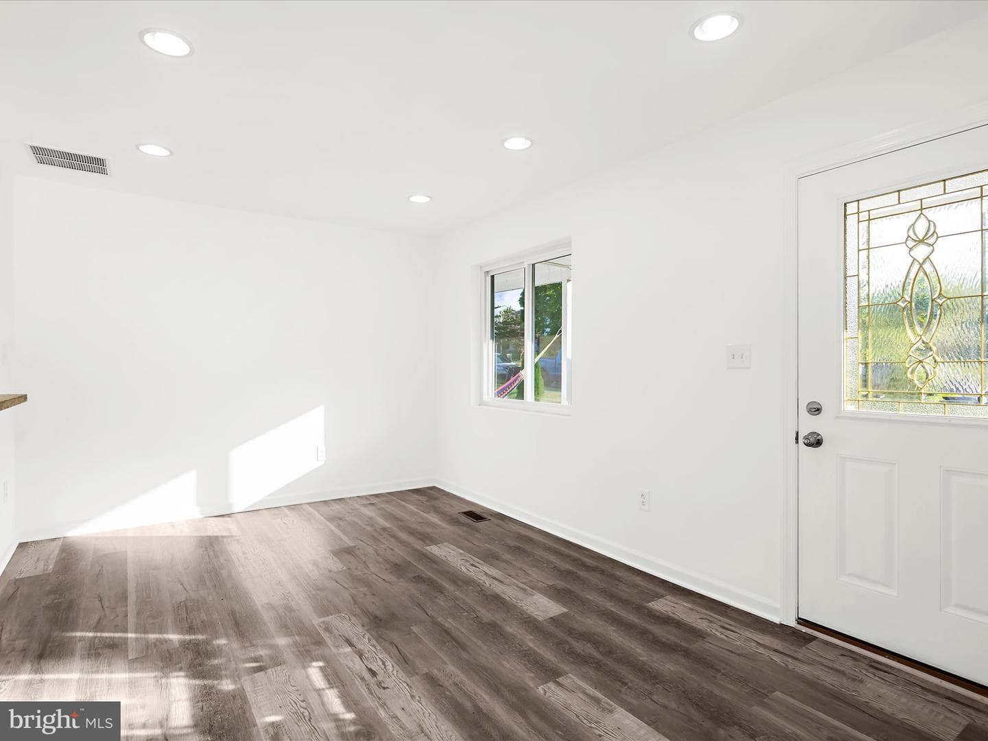 400 Dale Avenue photo 5