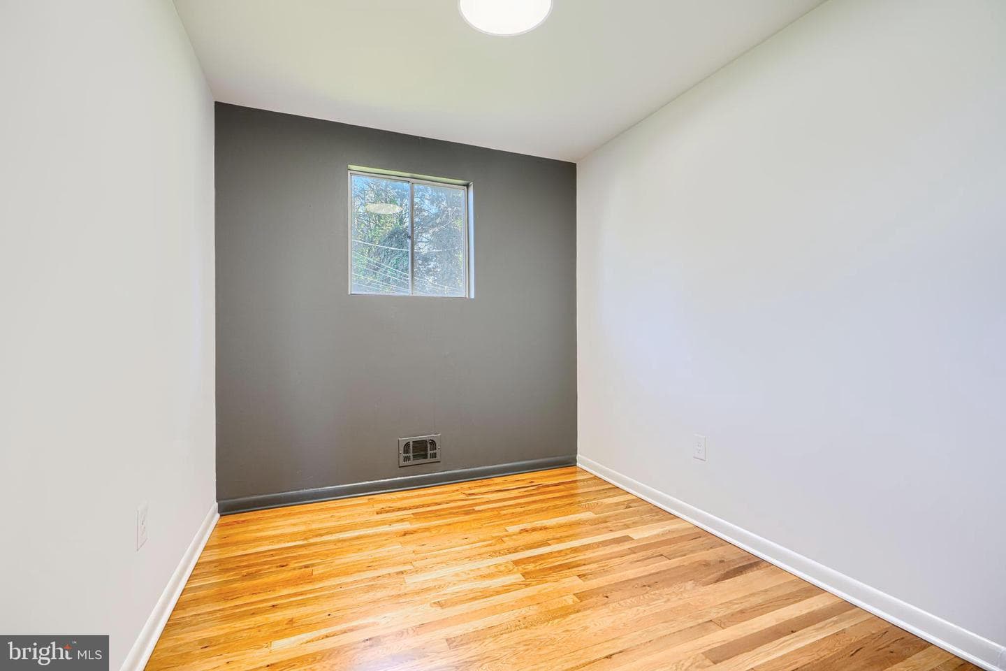 4504 Scotts Level Court photo 23