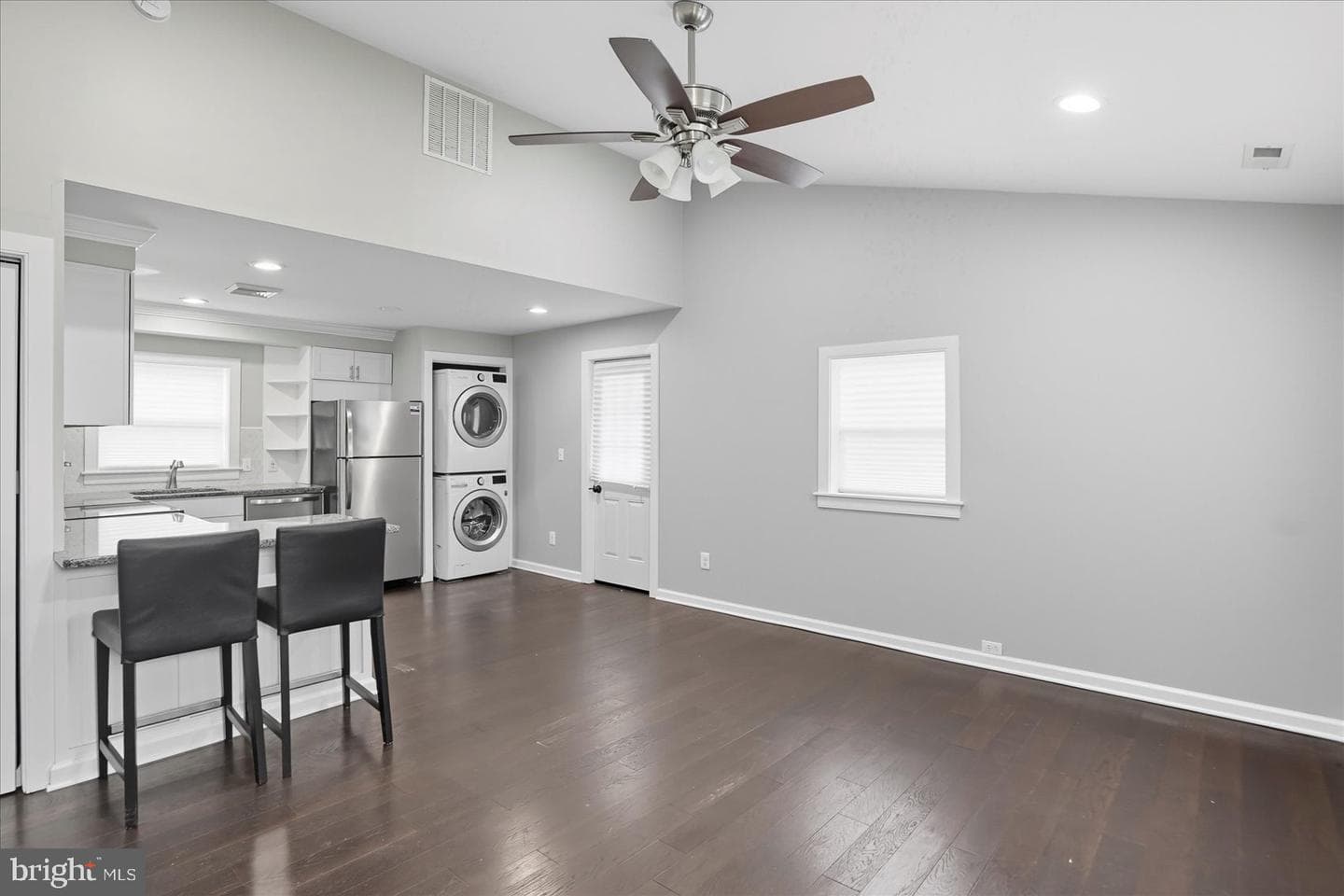 1111 Cord St photo 11