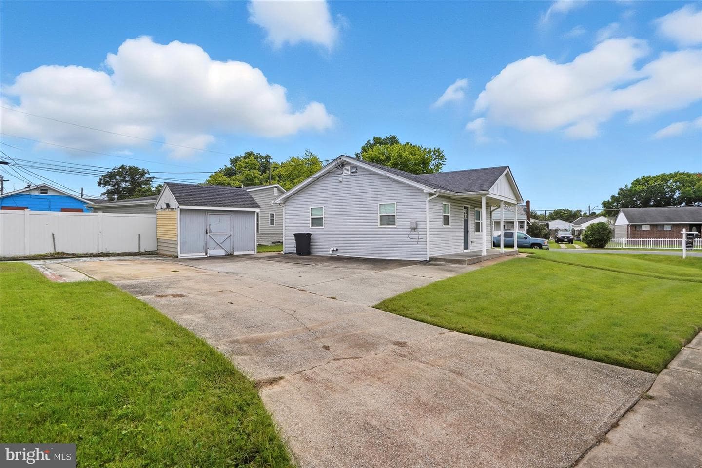 1111 Cord St photo 2