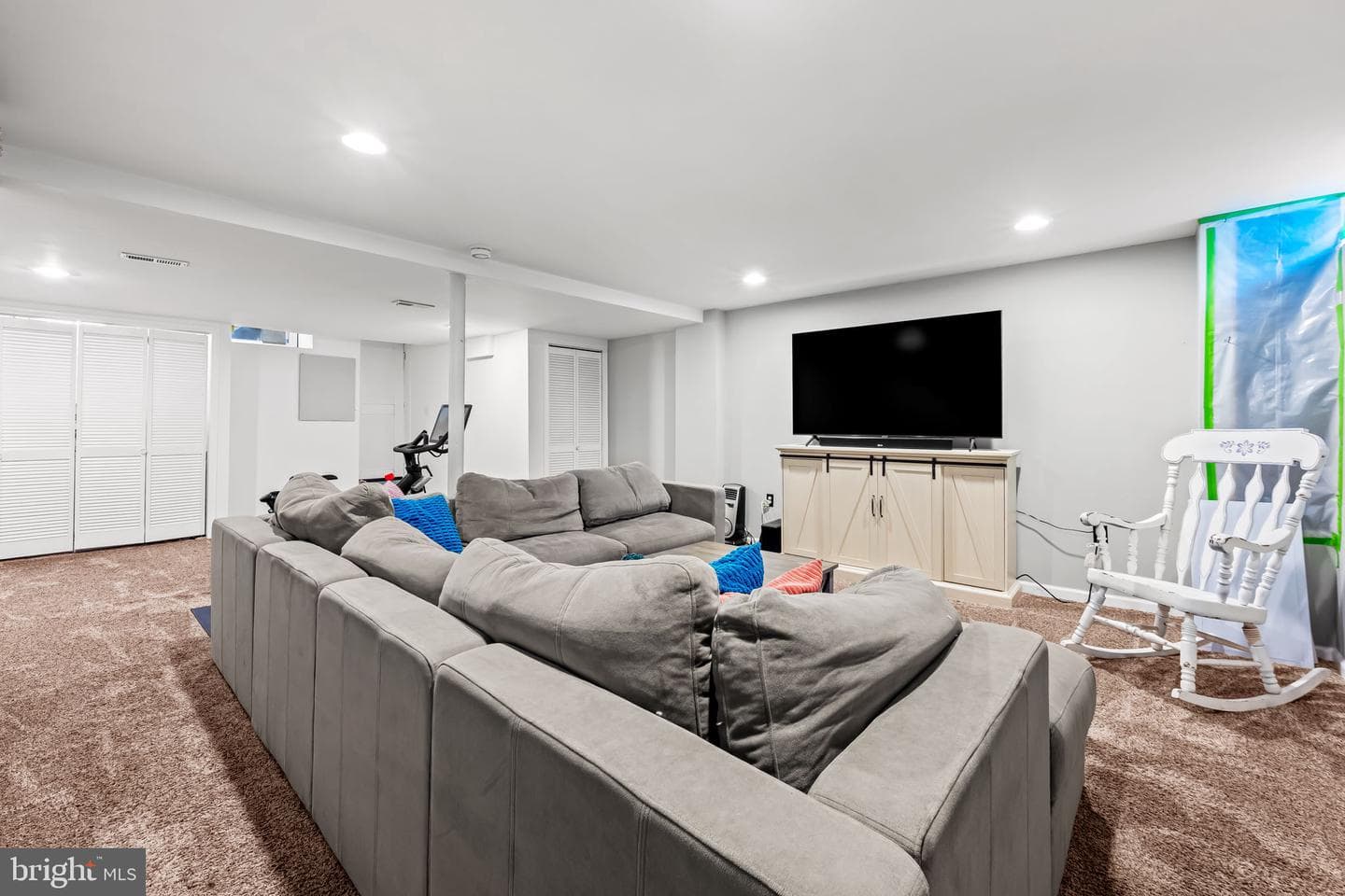 16 Maple Drive photo 22