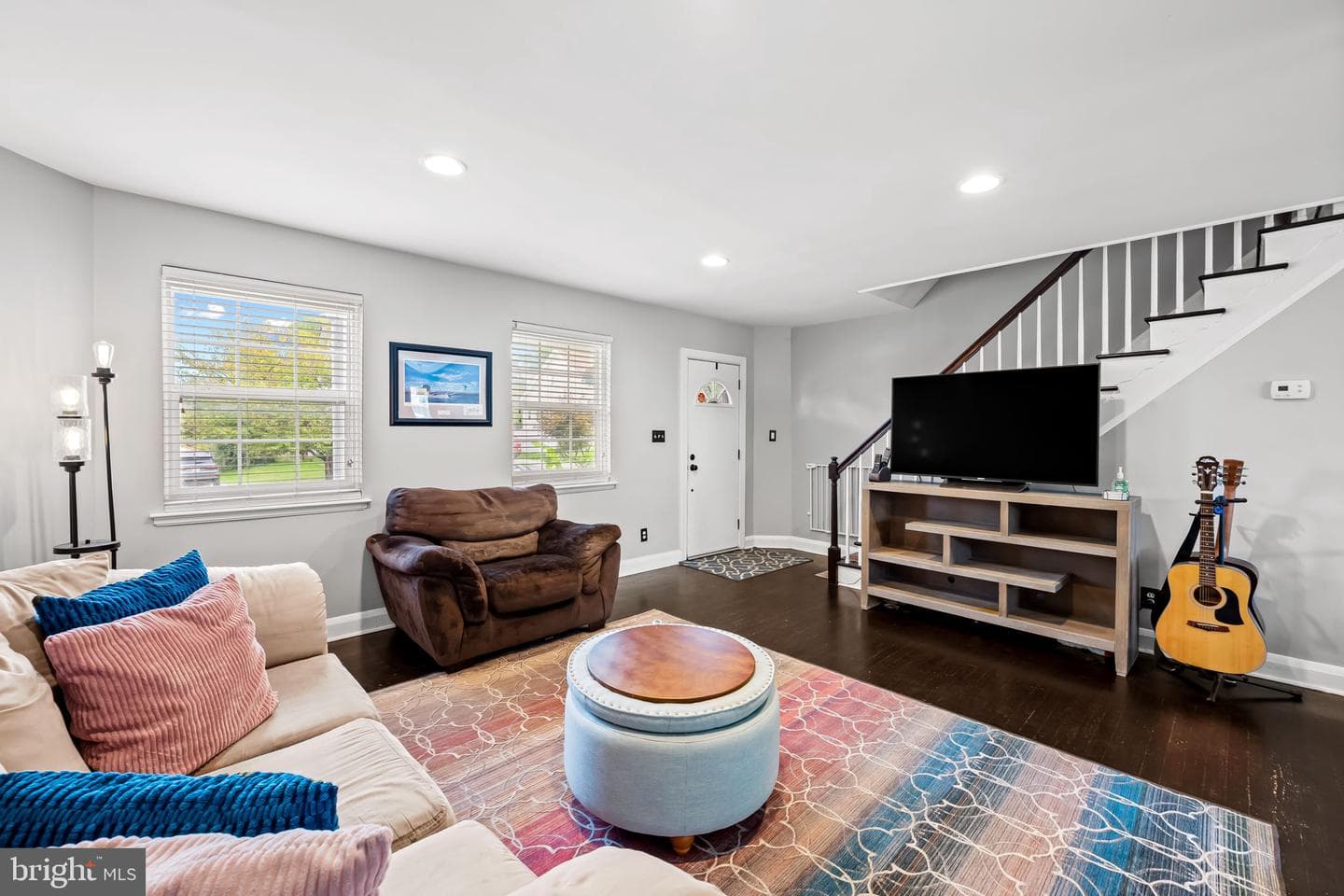 16 Maple Drive photo 3