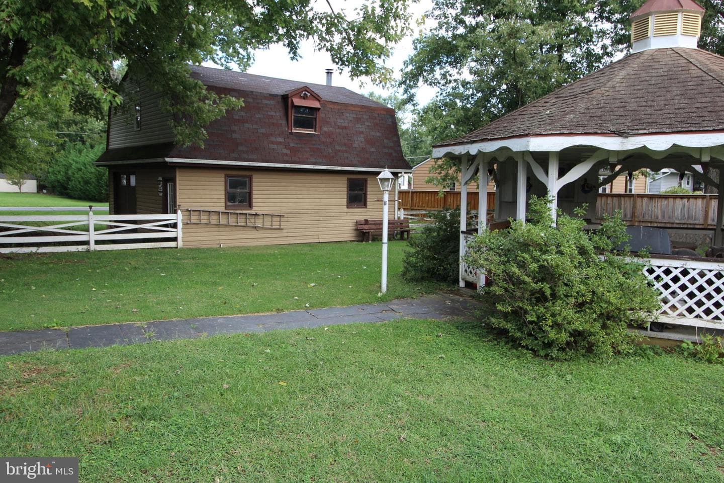 1113 Kent Avenue photo 13