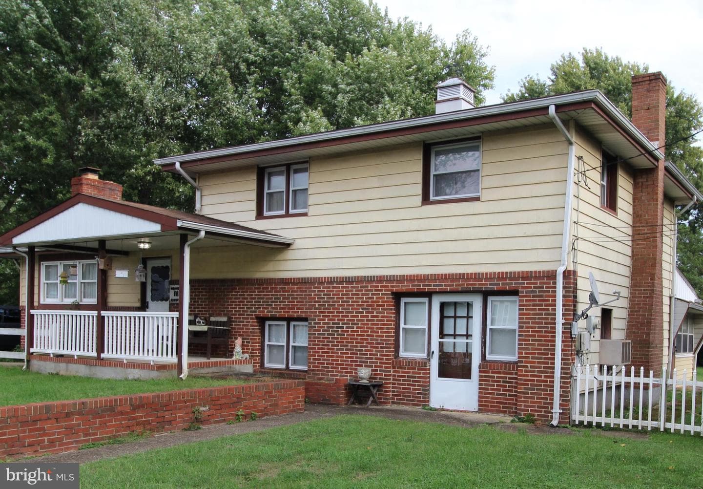 1113 Kent Avenue photo 2