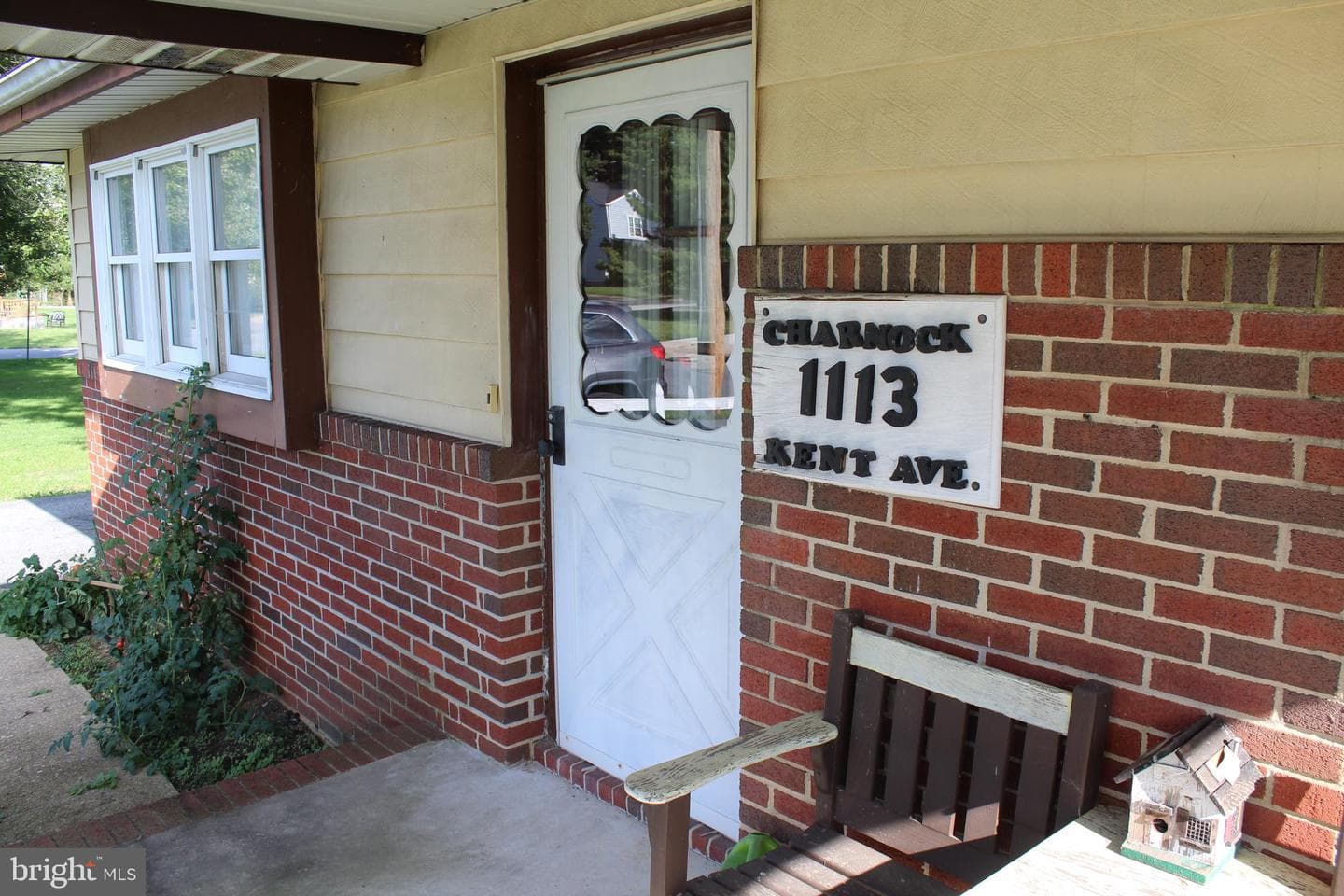 1113 Kent Avenue photo 3