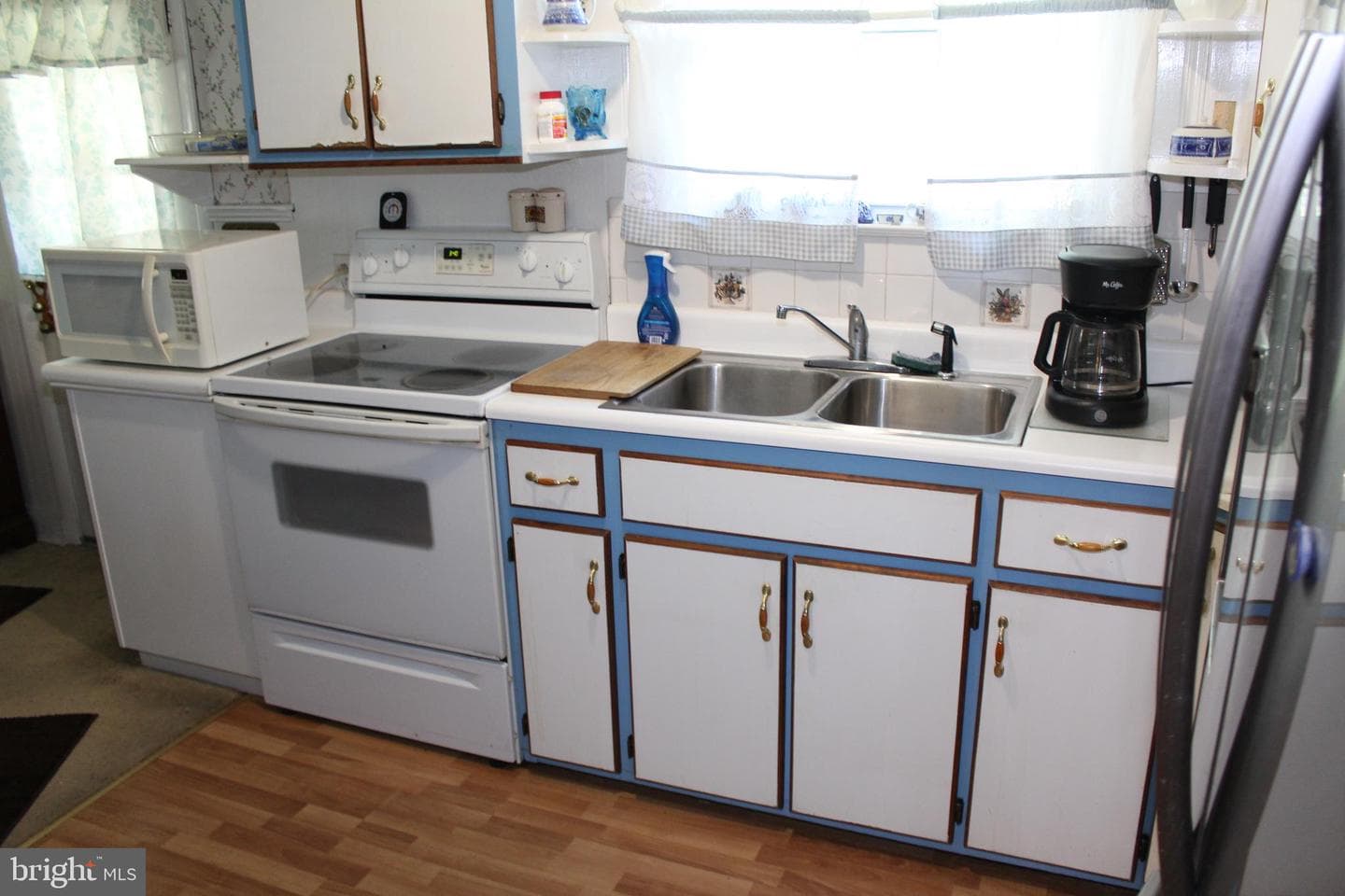 1113 Kent Avenue photo 8