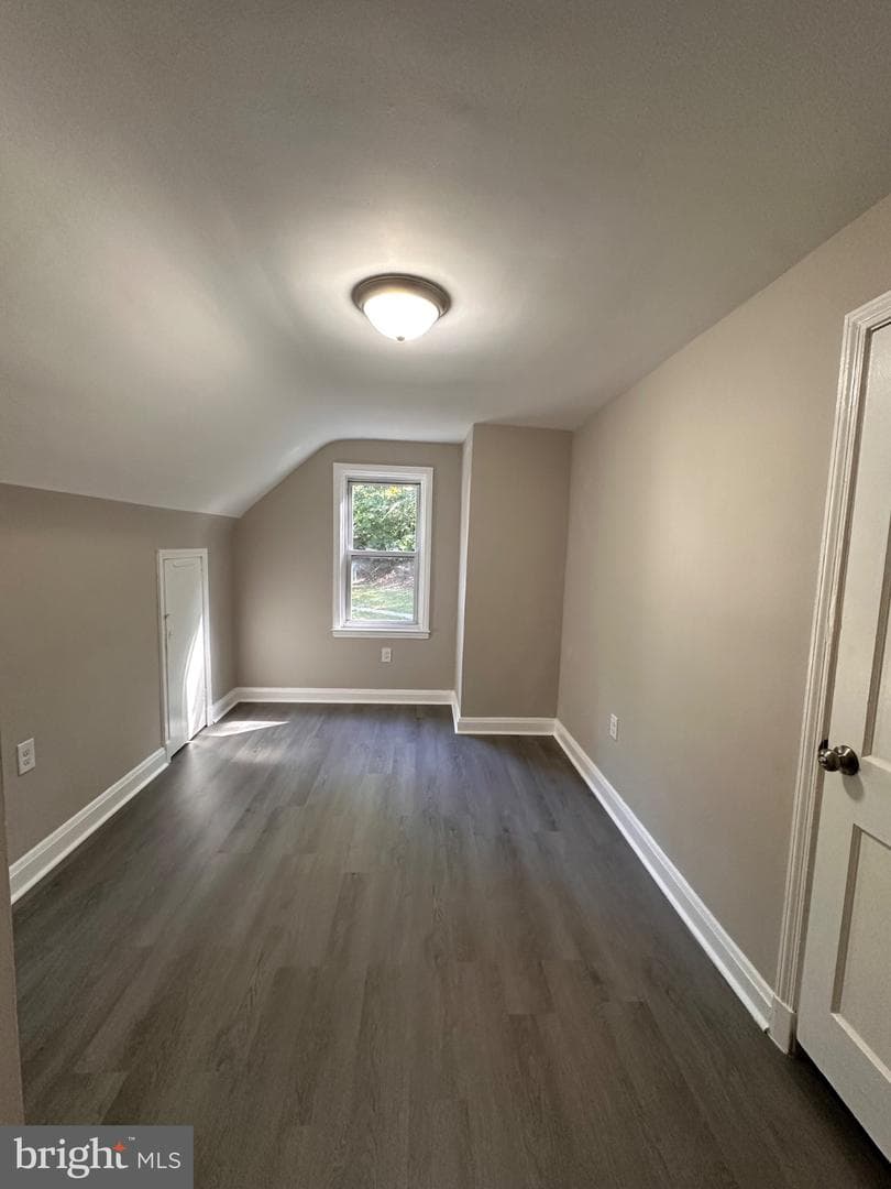 2722 Gwynnmore Avenue photo 21
