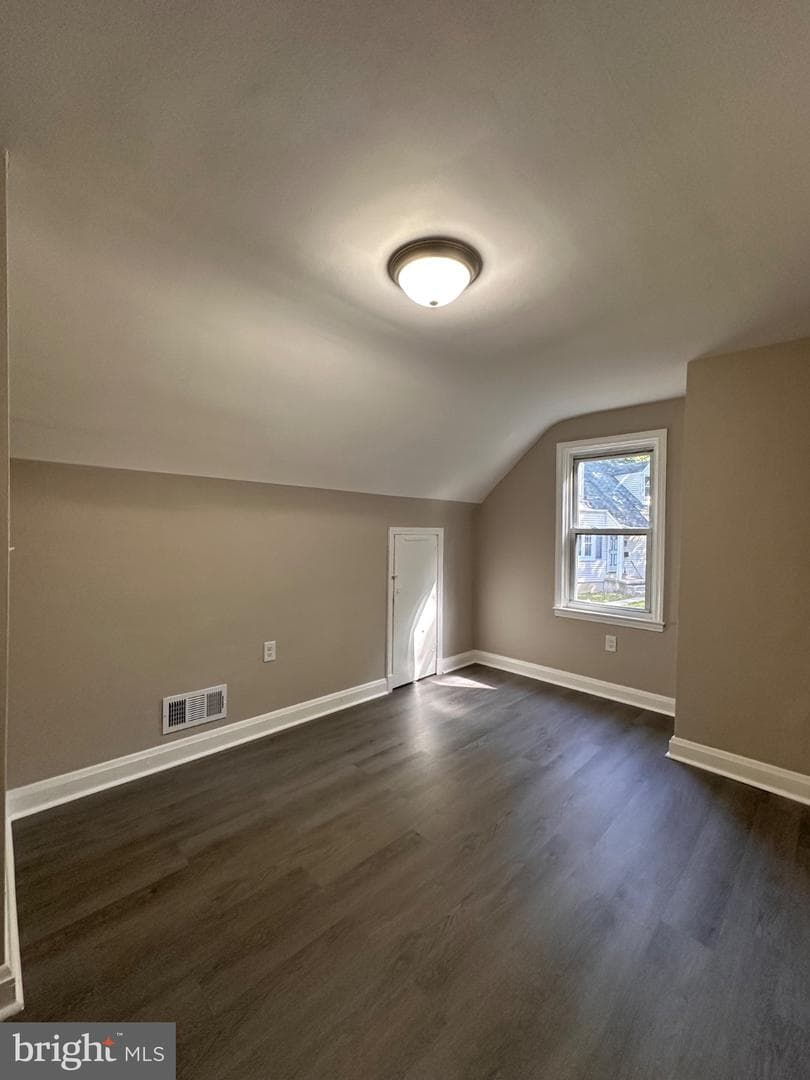2722 Gwynnmore Avenue photo 22